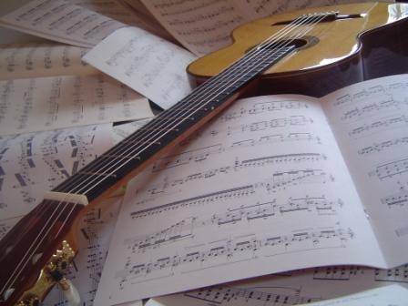 Différentes Formules pour apprendre à jouer de la guitare à Fuveau